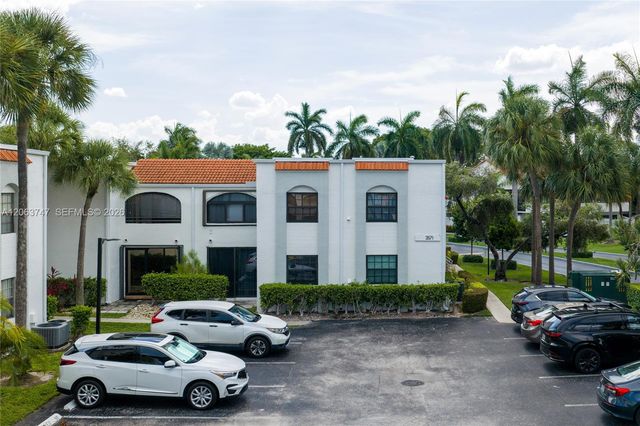3571 Magellan Circle 343-4, Aventura, FL 33180