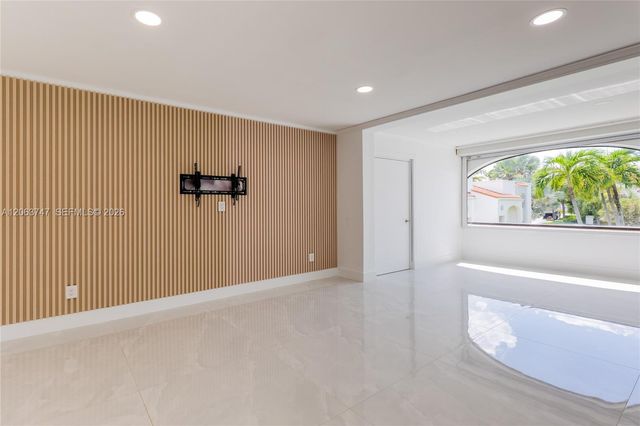 3571 Magellan Circle 343-4, Aventura, FL 33180