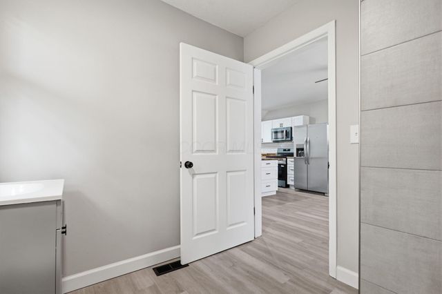 298 N Burgess Avenue, Columbus, OH 43204