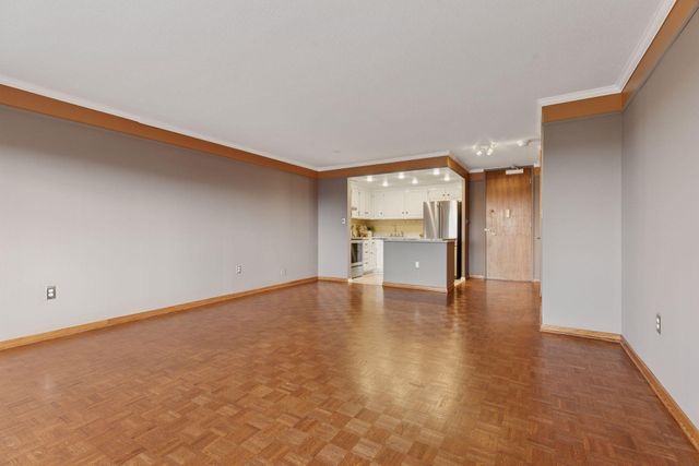 400 Groveland Avenue 708, Minneapolis, MN 55403