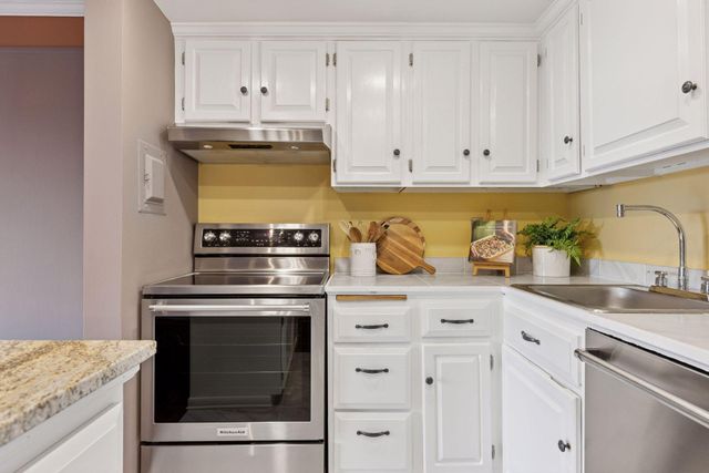 400 Groveland Avenue 708, Minneapolis, MN 55403