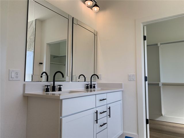 2616 SW Livingston Square, Bentonville, AR 72713