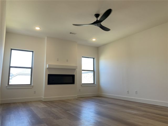 2616 SW Livingston Square, Bentonville, AR 72713