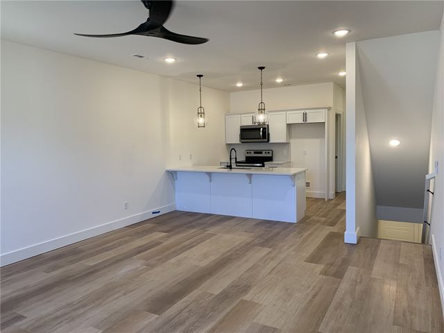 2616 SW Livingston Square, Bentonville, AR 72713
