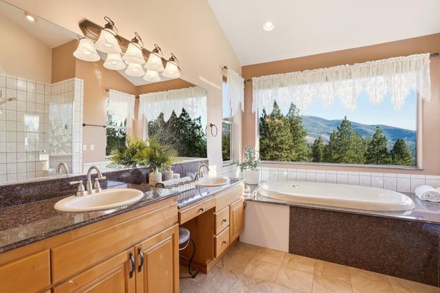 23422 E Broken Lance Ln, Liberty Lake, WA 99019