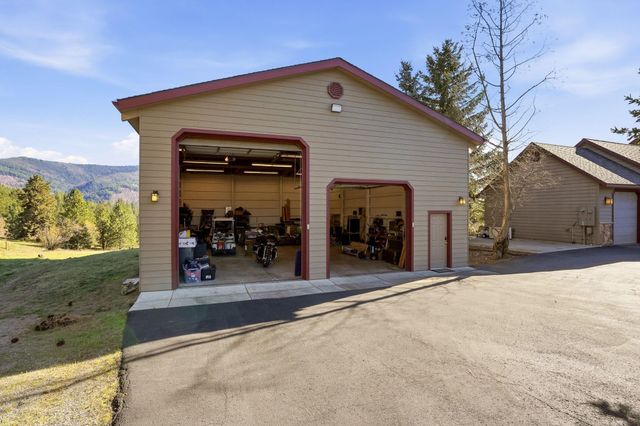 23422 E Broken Lance Ln, Liberty Lake, WA 99019