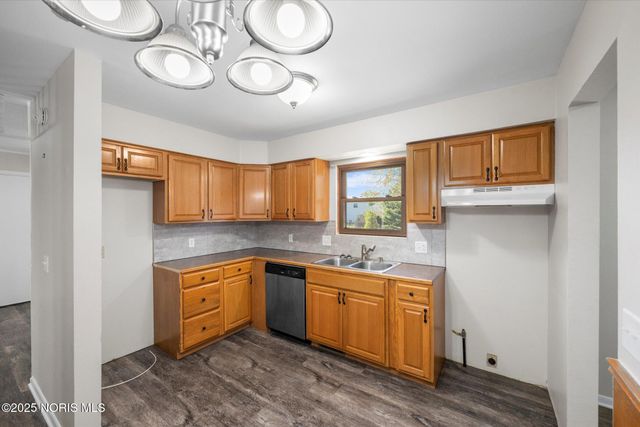 1946 Terri Rue, Northwood, OH 43619