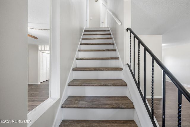 1946 Terri Rue, Northwood, OH 43619