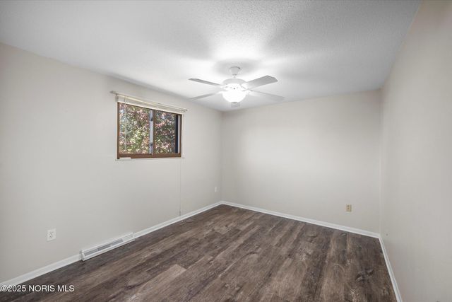 1946 Terri Rue, Northwood, OH 43619