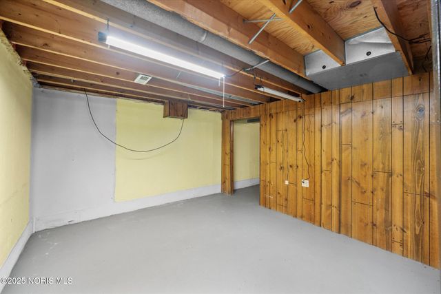 1946 Terri Rue, Northwood, OH 43619