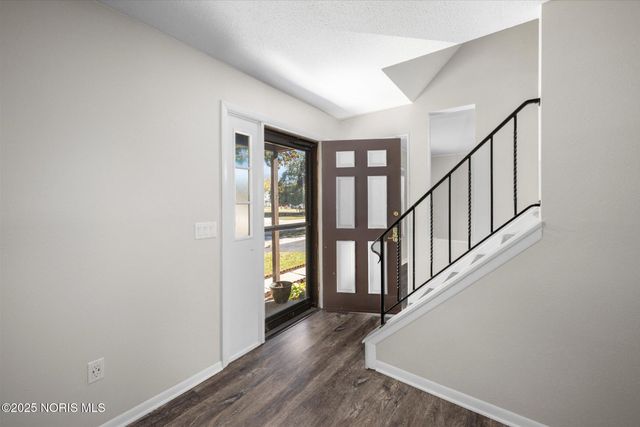 1946 Terri Rue, Northwood, OH 43619