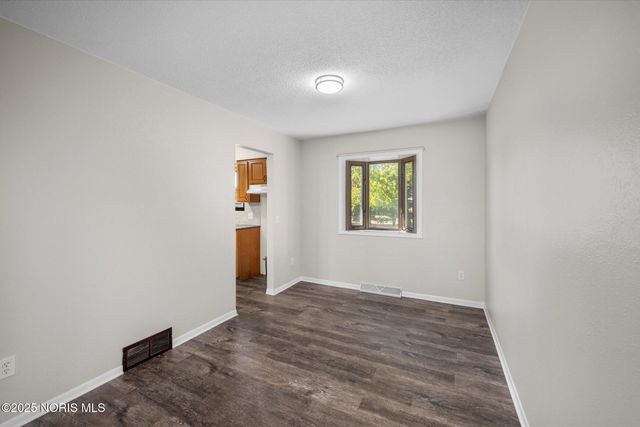 1946 Terri Rue, Northwood, OH 43619