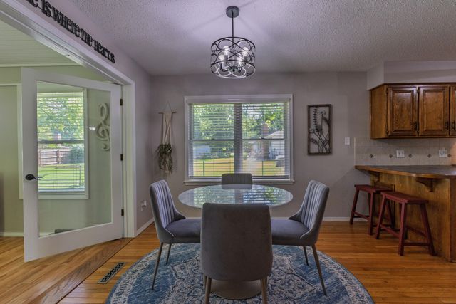 2725 E Lombard Street, Springfield, MO 65802