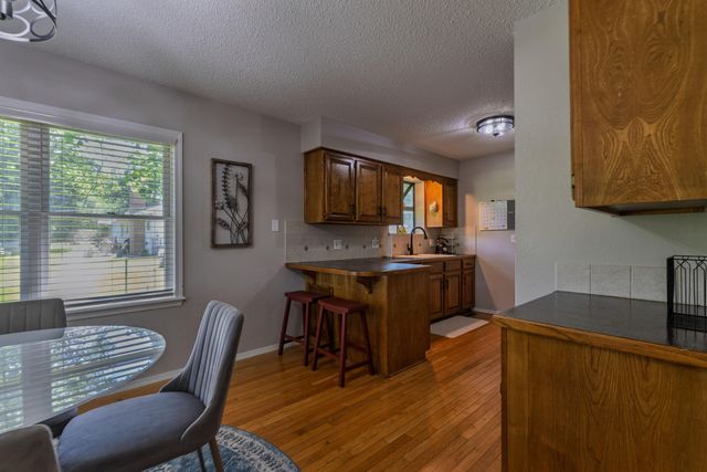 2725 E Lombard Street, Springfield, MO 65802