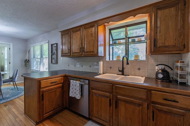 2725 E Lombard Street, Springfield, MO 65802