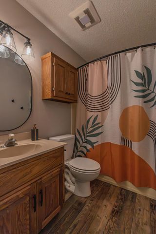 2725 E Lombard Street, Springfield, MO 65802