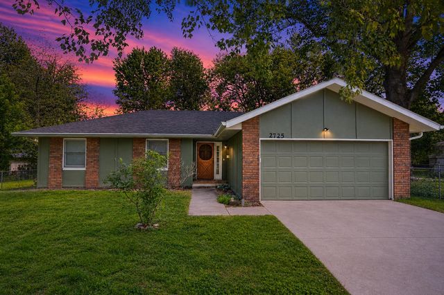 2725 E Lombard Street, Springfield, MO 65802