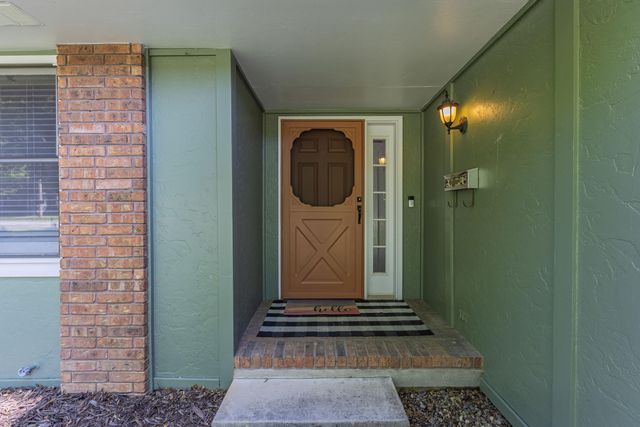 2725 E Lombard Street, Springfield, MO 65802