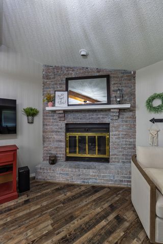 2725 E Lombard Street, Springfield, MO 65802