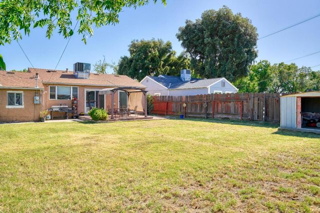 1319 W Orangeburg Ave, Modesto, CA 95350