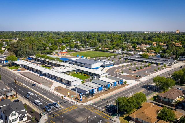 1319 W Orangeburg Ave, Modesto, CA 95350