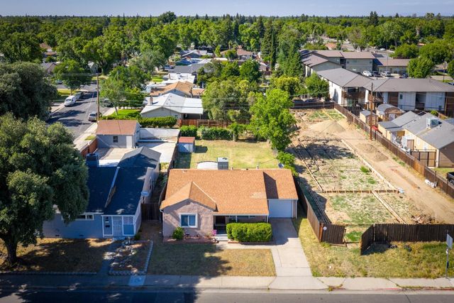 1319 W Orangeburg Ave, Modesto, CA 95350