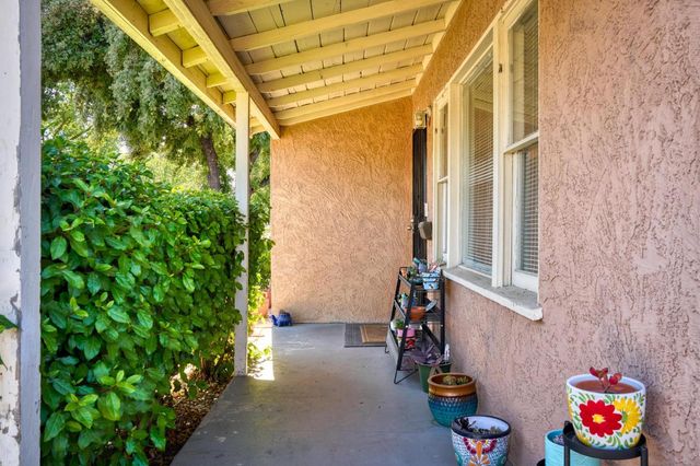 1319 W Orangeburg Ave, Modesto, CA 95350
