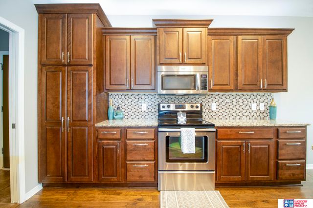 9249 Fairbanks Court, Lincoln, NE 68516