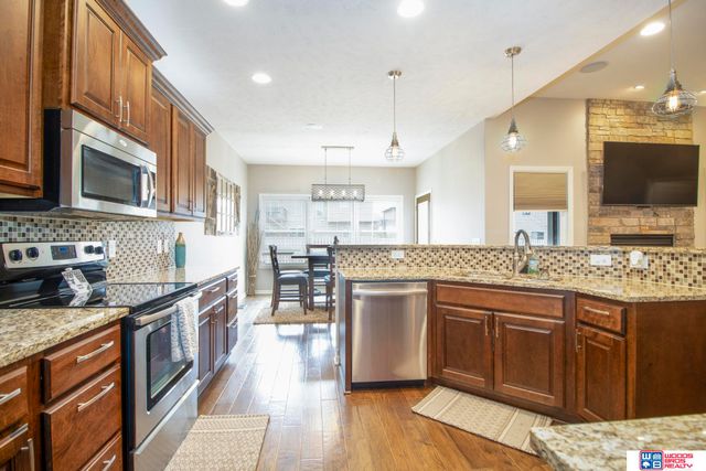 9249 Fairbanks Court, Lincoln, NE 68516