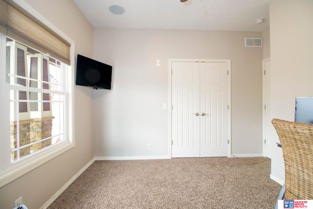 9249 Fairbanks Court, Lincoln, NE 68516