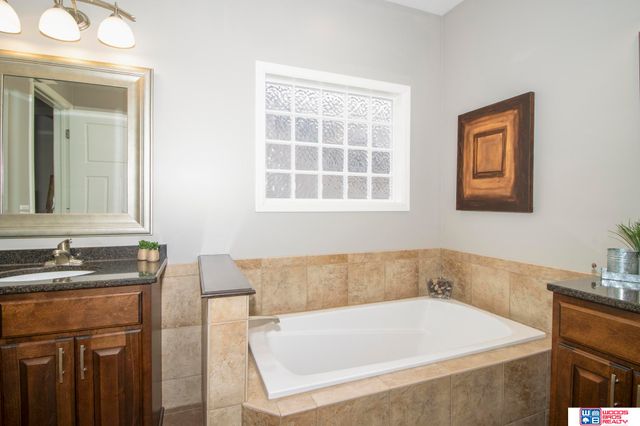 9249 Fairbanks Court, Lincoln, NE 68516