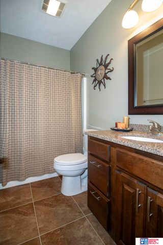 9249 Fairbanks Court, Lincoln, NE 68516