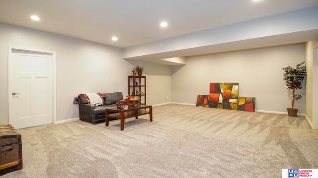 9249 Fairbanks Court, Lincoln, NE 68516