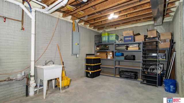 9249 Fairbanks Court, Lincoln, NE 68516