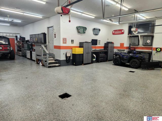 9249 Fairbanks Court, Lincoln, NE 68516