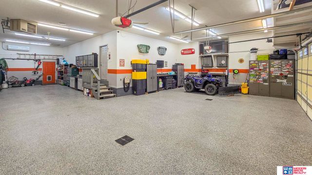 9249 Fairbanks Court, Lincoln, NE 68516