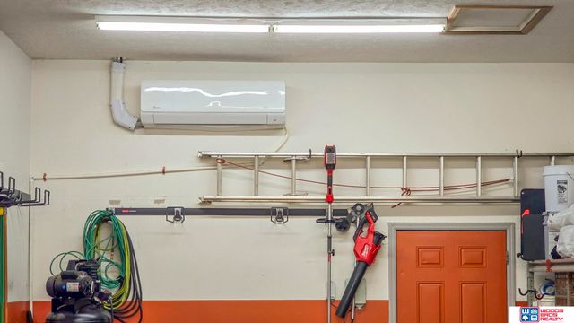 9249 Fairbanks Court, Lincoln, NE 68516