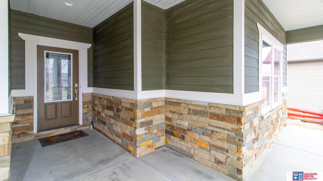 9249 Fairbanks Court, Lincoln, NE 68516