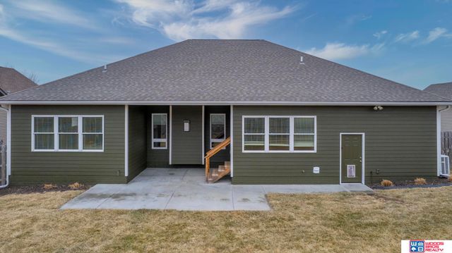 9249 Fairbanks Court, Lincoln, NE 68516
