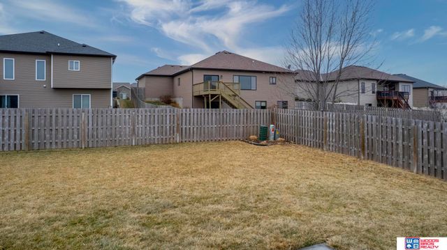 9249 Fairbanks Court, Lincoln, NE 68516