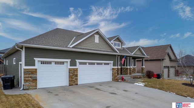 9249 Fairbanks Court, Lincoln, NE 68516