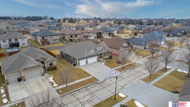 9249 Fairbanks Court, Lincoln, NE 68516