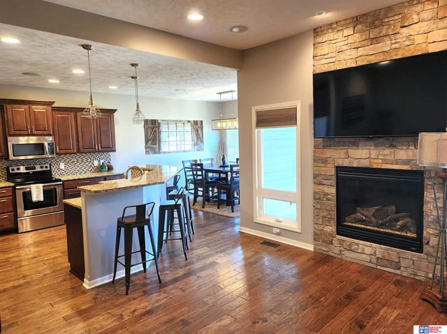 9249 Fairbanks Court, Lincoln, NE 68516