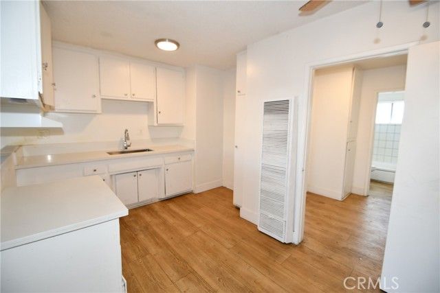 7104 san pedro, Los Angeles, CA 90003