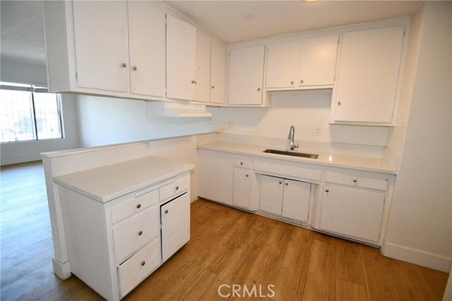 7104 san pedro, Los Angeles, CA 90003