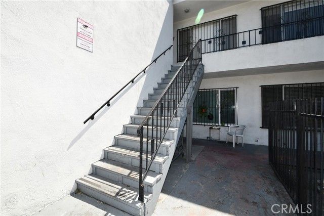 7104 san pedro, Los Angeles, CA 90003