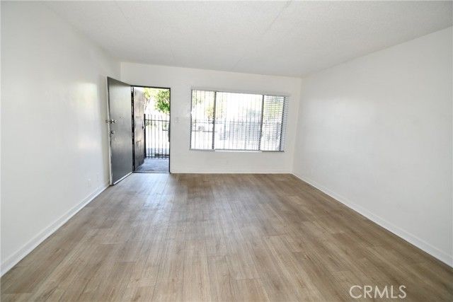 7104 san pedro, Los Angeles, CA 90003