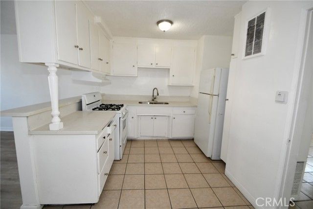 7104 san pedro, Los Angeles, CA 90003