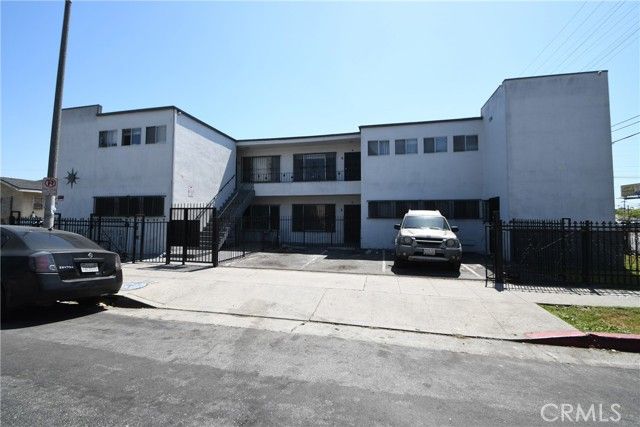 7104 san pedro, Los Angeles, CA 90003