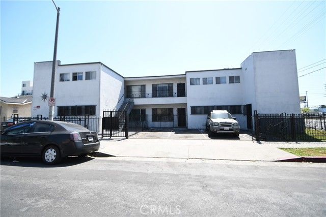 7104 san pedro, Los Angeles, CA 90003